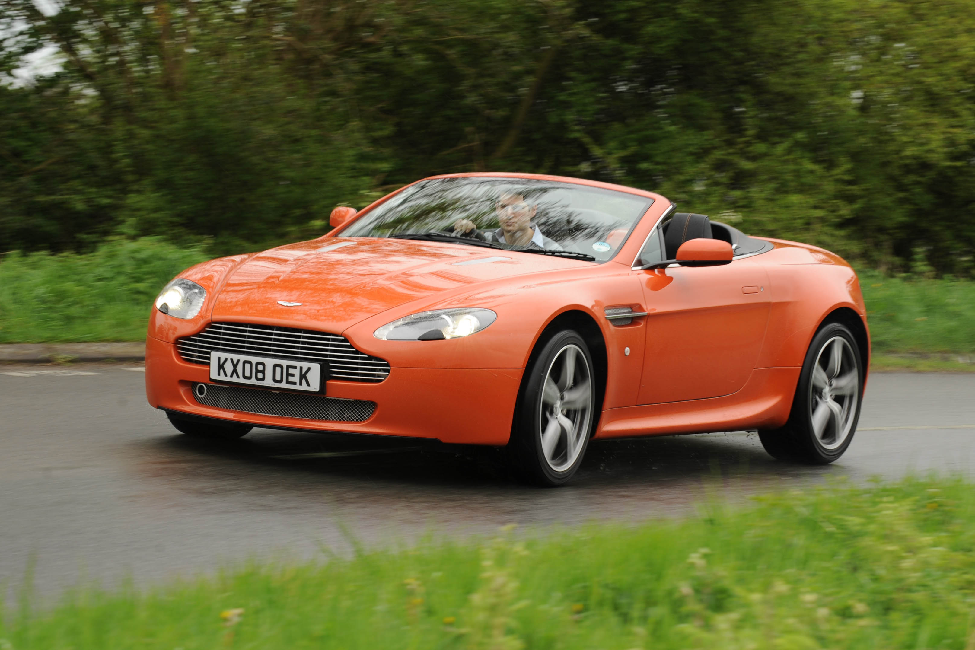 Aston Martin Vantage Roadster V8 Vantage Roadster N400 (Automatic)
